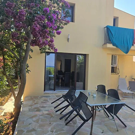 Au Bord De La Acces Direct A La Villa Linguizzetta